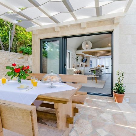 Villa Stone Pearl Sutivan Exterior photo